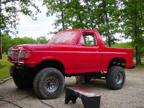 1983 Ford Bronco - Not bad for prepping, tapeing & painting all in one night
