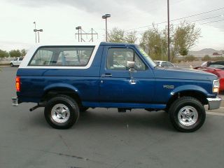 1996 Ford Bronco “blue”