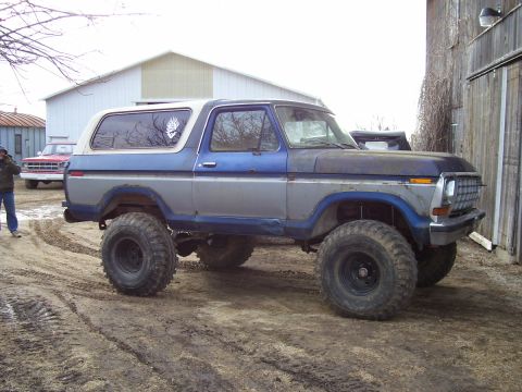 1978 Ford Bronco - new shoes