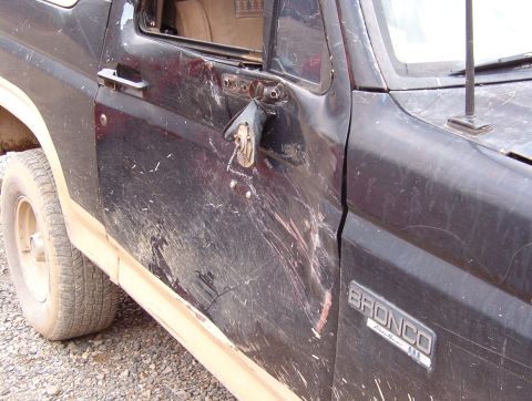1983 Ford Bronco - When we got onto the trails, my first task was to remove my passenger mirror on small tree. Once that was out of the way, I got to the REAL…