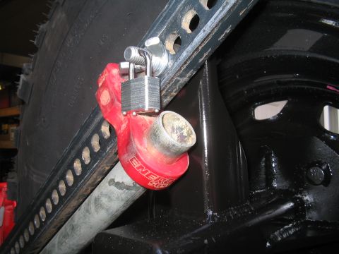 1989 Ford Bronco - Upper high lift mount. 1/2 inch bolt with a hole drilled through for the lock.