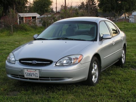 2003 Ford Taurus photo