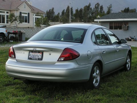 2003 Ford Taurus photo