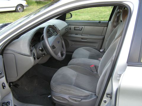 2003 Ford Taurus photo