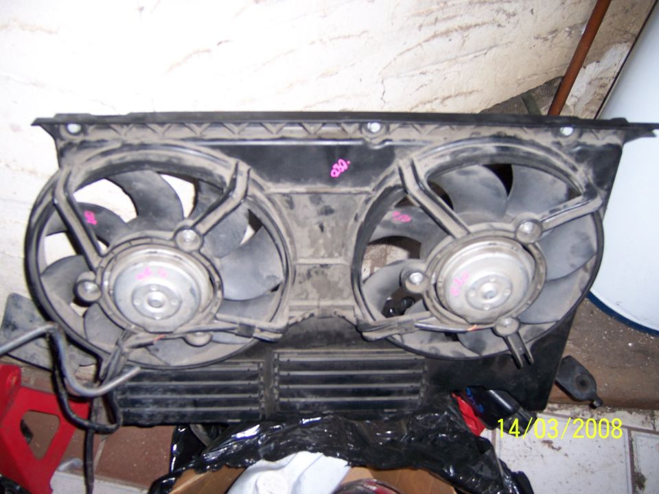 Dual electric radiator fans assembly with wiring
