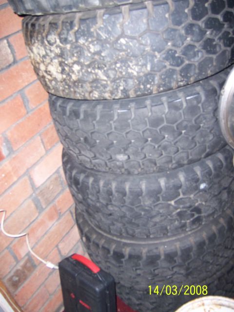 1991 Ford Bronco - A stack of four tires is shown, with the date 14/03/2008 visible in the lower right corner.