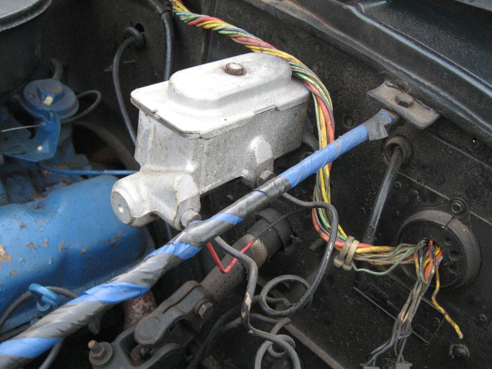 Engine bay wiring and brake master cylinder