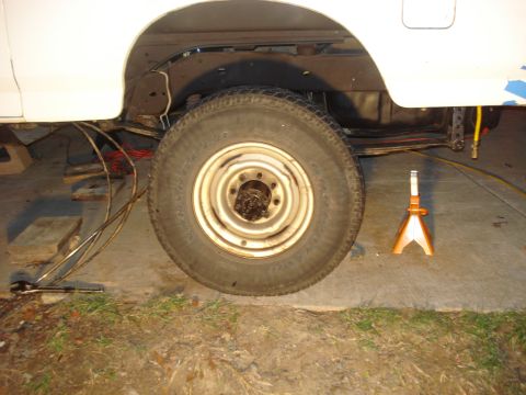 1996 Ford Bronco - shackle angle.