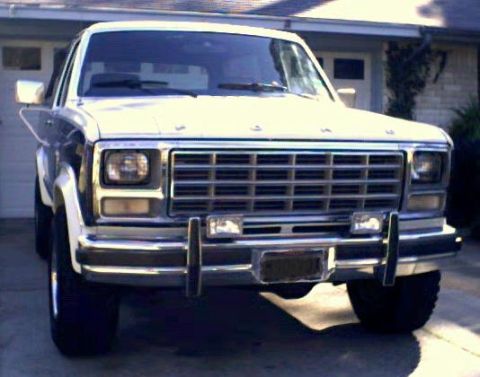 1981 Ford Bronco - The grille and headlight design suggest this Ford Bronco is from the early 1980s, likely around 1980.
