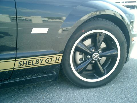 2007 Ford Mustang - The side stripe clearly reads 'SHELBY GT-H' on this Mustang.