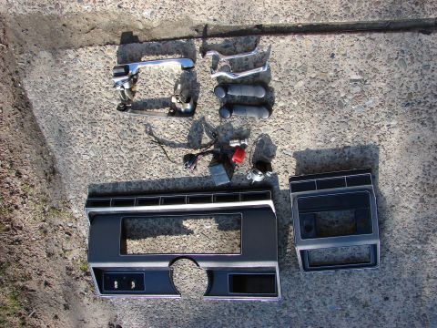 1984 Ford F-250 - Early base model instrument cluster and radio trims, nice chrome door handles, intermittent wiper switches.