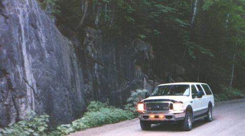 2000 Ford Excursion photo