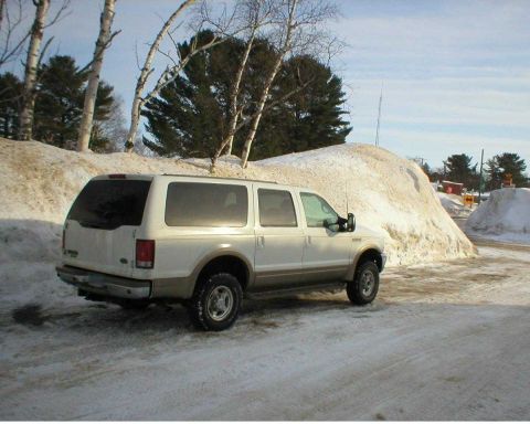 2000 Ford Excursion photo