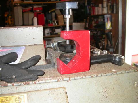 1990 Ford Bronco - Beefy home made plain of bend bracket, 1.25" thick.
