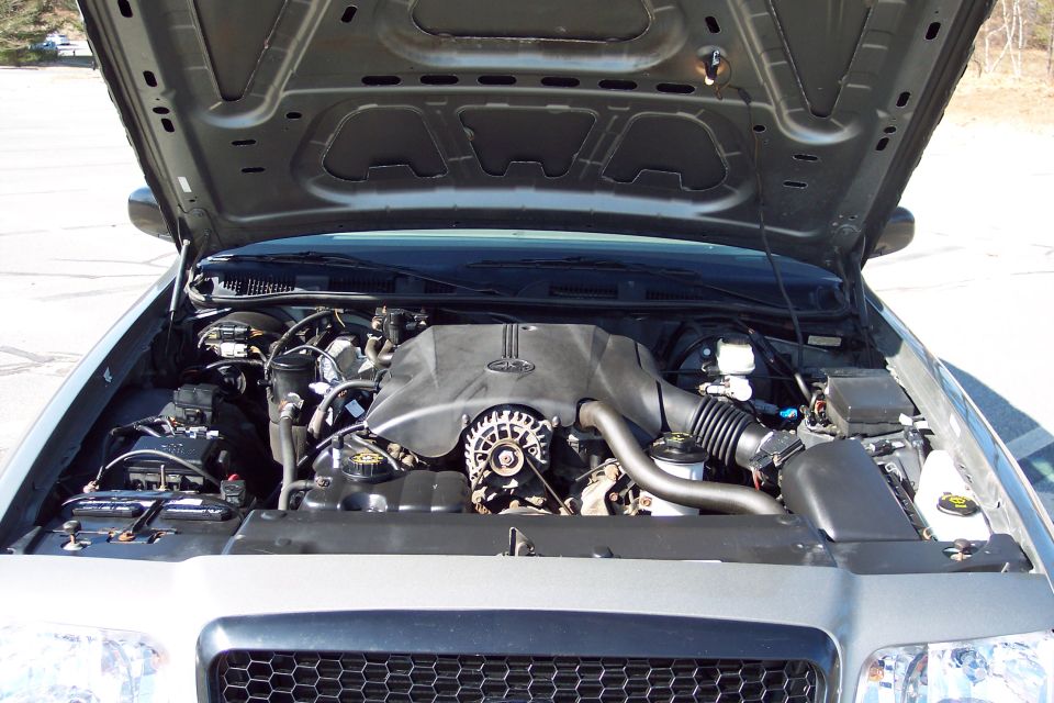 2001 Ford Crown Victoria engine bay, gray exterior