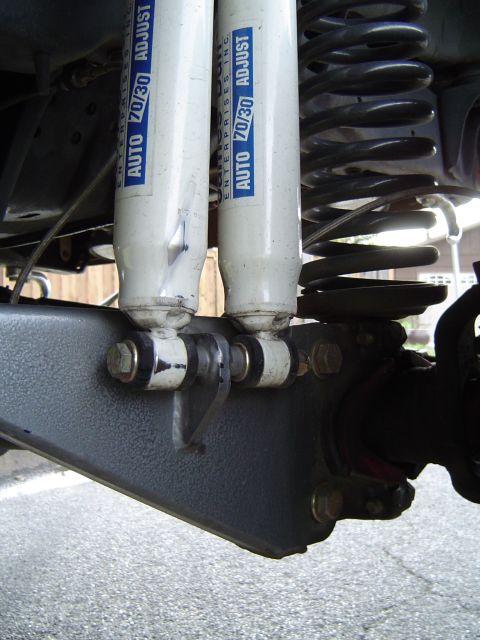 1989 Ford Bronco - Shiny shock rubbage