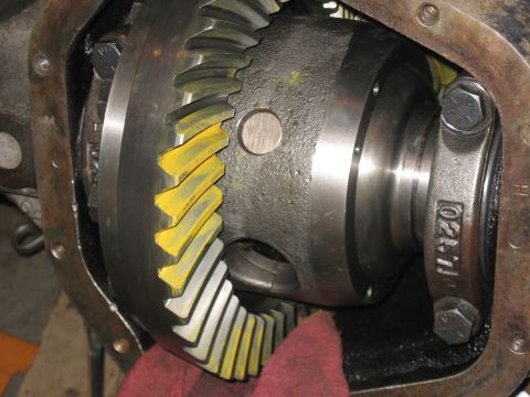 1990 Ford F-250 - Close-up of differential gears, showing the meshing teeth and some yellow markings.