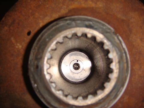 1996 Ford Bronco - This photo shows a splined shaft hub, not a 1996 Ford Bronco.
