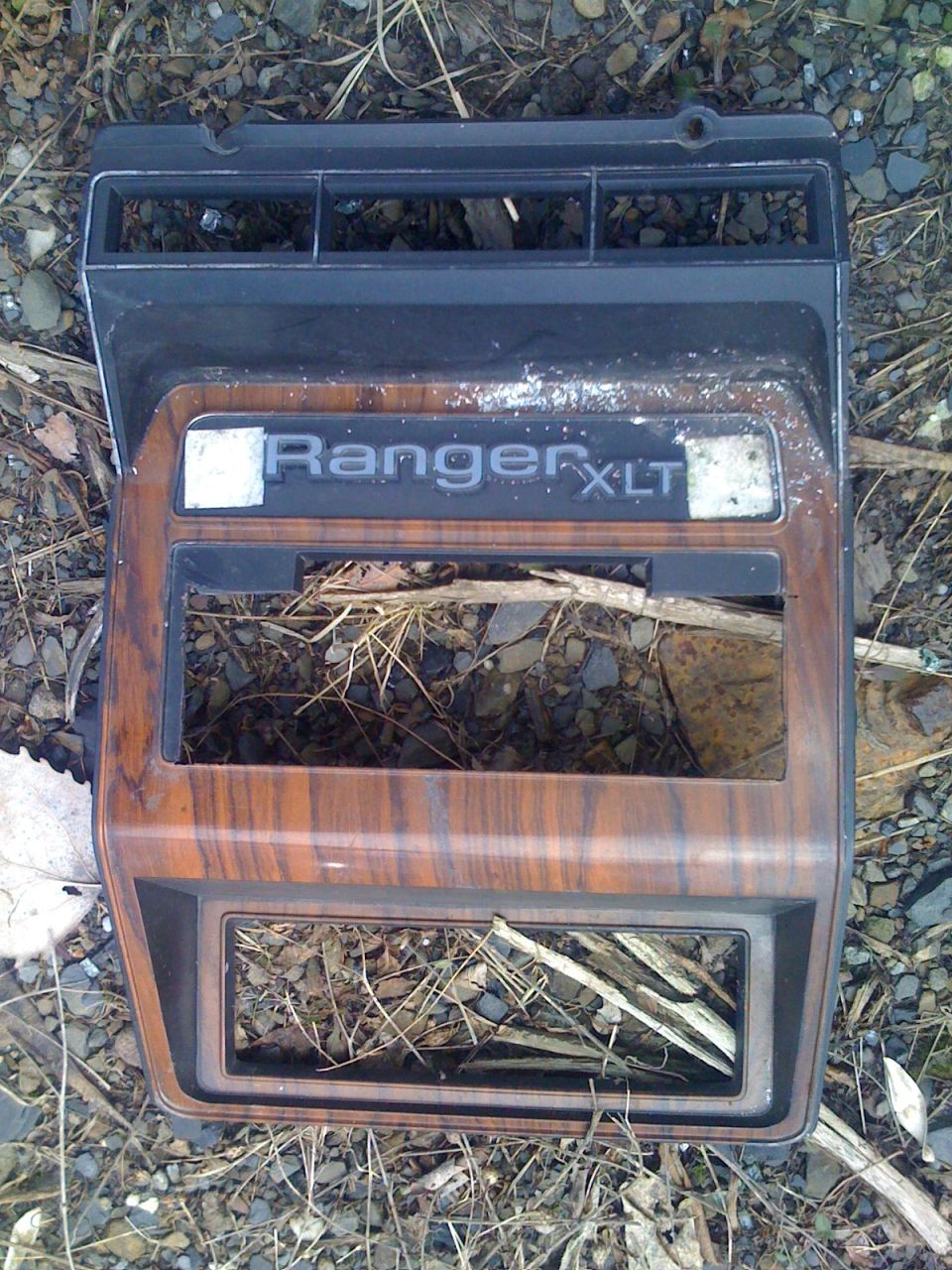Ranger XLT radio bezel
