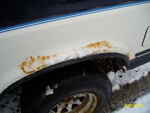 1988 Ford Bronco - Rusty rear wheel well.