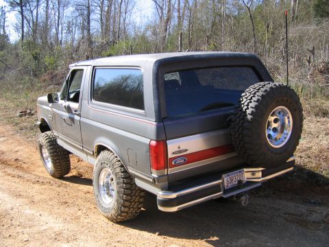1989 Ford Bronco - This lifted Ford Bronco is ready for off-road adventures.