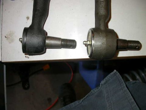 1990 Ford Bronco - Dana/Spicer left, Moog right