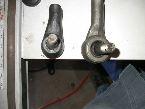1990 Ford Bronco - Dana/Spicer left, Moog right