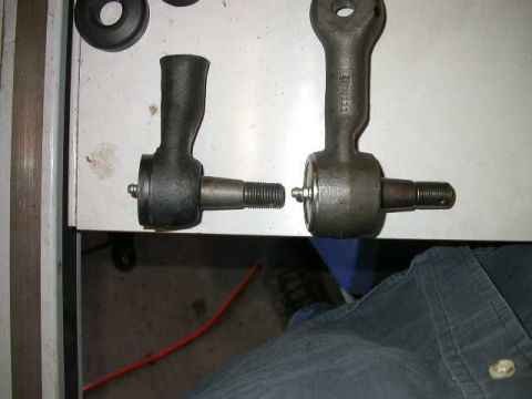 1990 Ford Bronco - Dana/Spicer left, Moog right