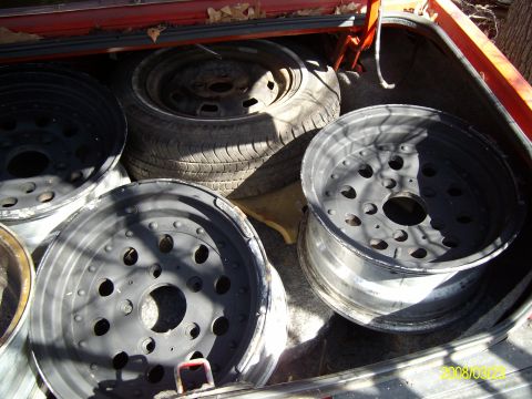 1988 Ford Bronco - Aluminum rivited style rims.