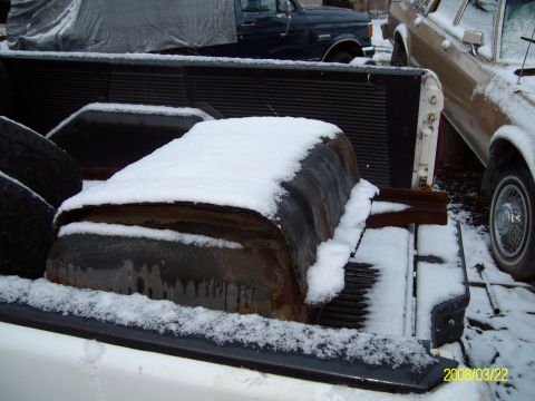 1988 Ford Bronco - Old tank from my 88. Still has original sending unit in it but the guage didn't work. Changed over to the 92+ single in pump tank, but I st…