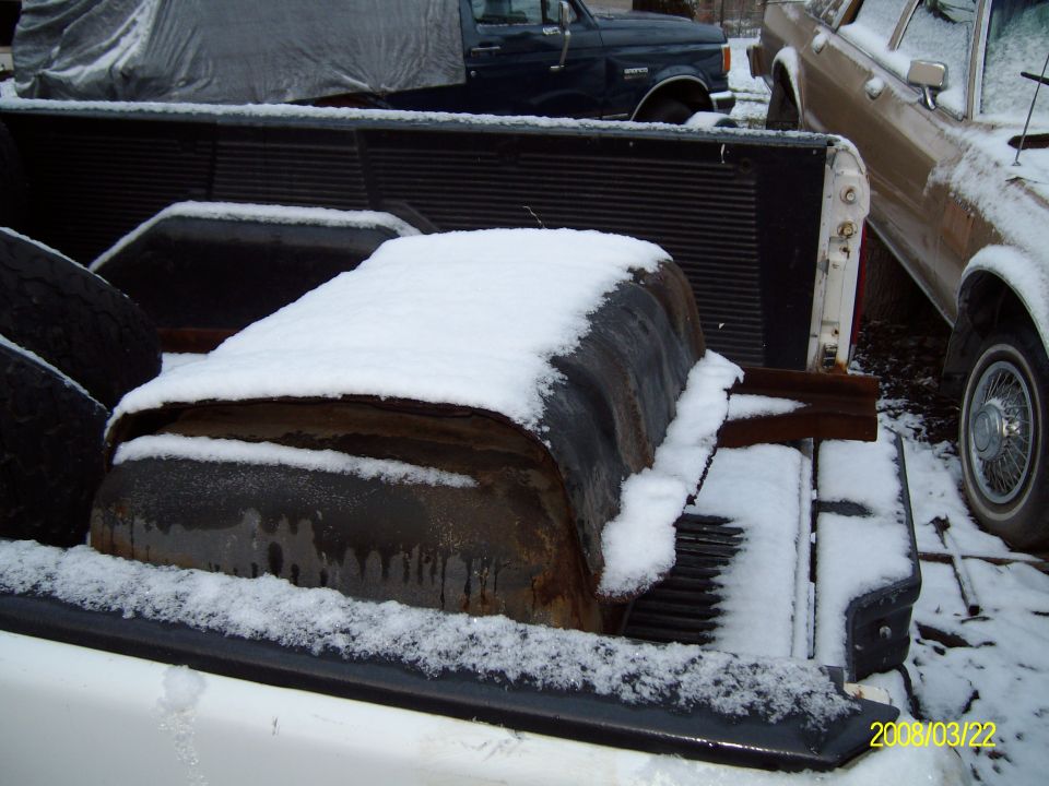 Old tank from my 88. Still has original sending unit in it but the guage didn't work. Changed over to the 92+ single in pump tank, but I still have the 2nd fuel pump on it. :o (one on the frame rail).