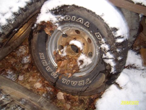 1988 Ford Bronco - ANOTHER set of rims and 33s...