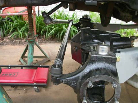 1990 Ford Bronco - Drag link from driver's side.