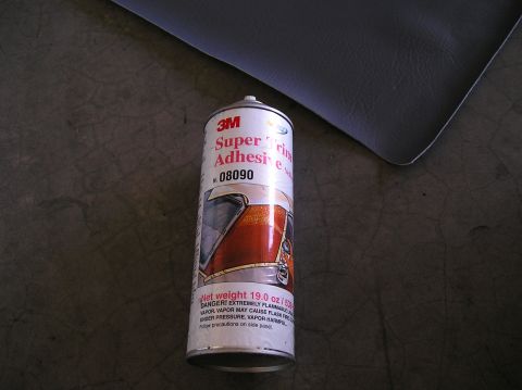 1986 Toyota Hilux - A can of 3M Super Adhesive 08090 is shown, with text indicating net weight and warnings.