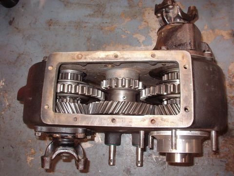 1975 Ford Bronco - Neutral Both sliding gears (and the shift rails) are centered, UNlocking both outputs. The pills prevent the front output shift rail from m…