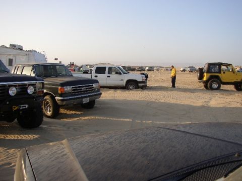 1989 Ford Bronco - I think that Jeep can pull the Crew-cab and the trailer out. What were they thinking