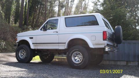 1995 Ford Bronco photo