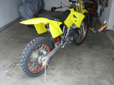 2001 Suzuki RM250 photo