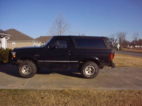 1995 Ford Bronco - Pre-Lift (left)