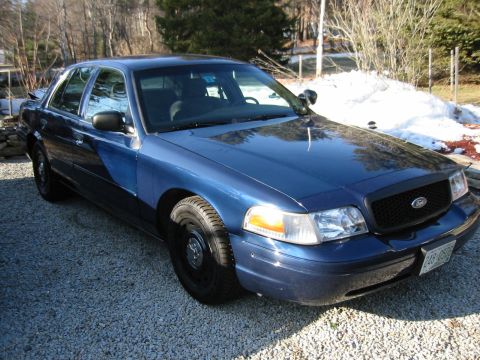2003 Ford Crown Victoria photo