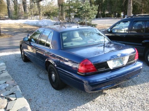 2003 Ford Crown Victoria photo