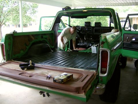 1979 Ford Bronco - Putting the bedliner in.