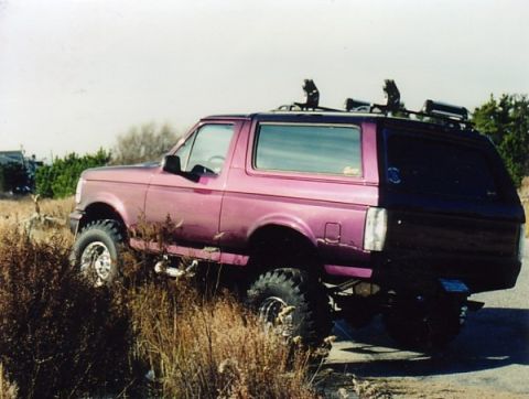 1994 Ford Bronco - 6" superlift w/modified buckets to be 8.5" lift , 36.5x14 Ground Hawgs on 16.5x9 Centerline's