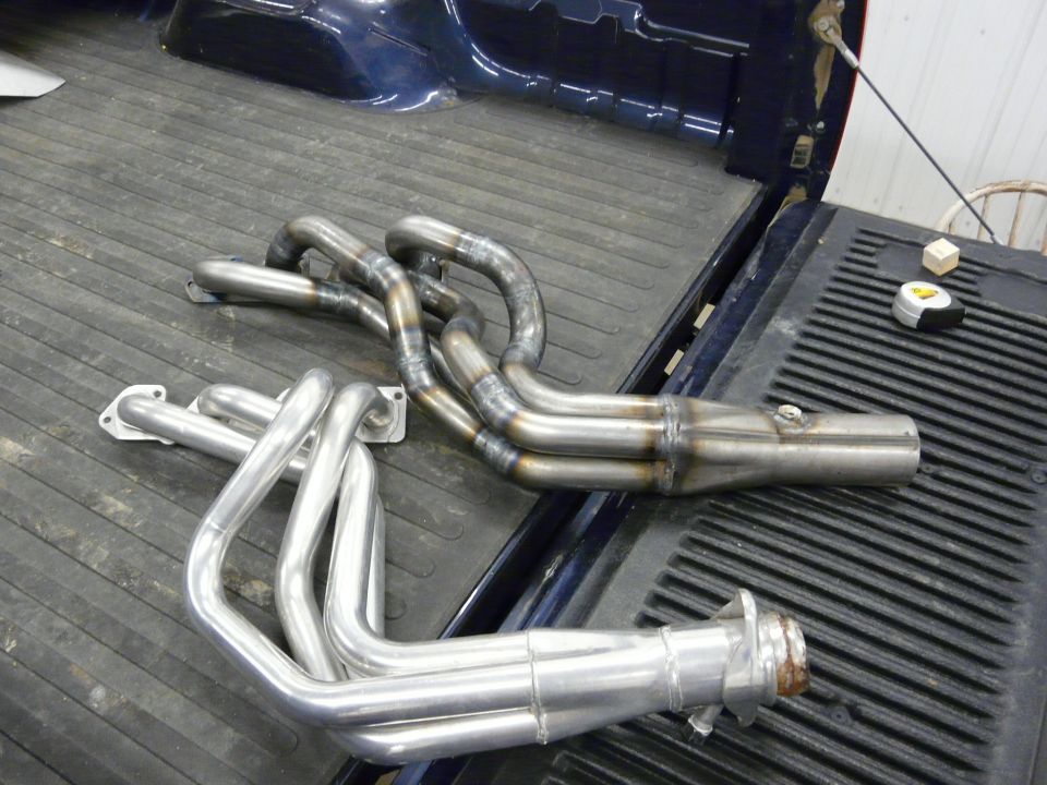 Another picture comparing the two headers.