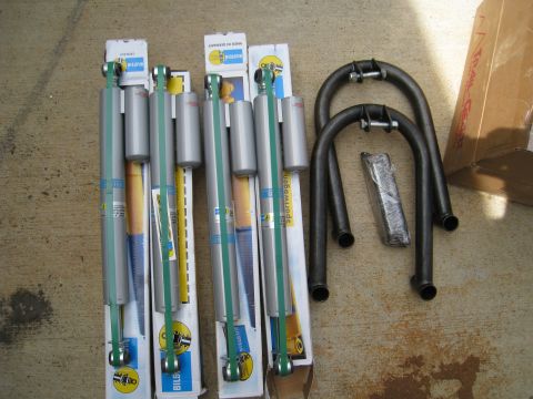 1996 Ford Bronco - 14" Bilstein 5150s, 255/70 valving, trail gear 14" shock hoops.