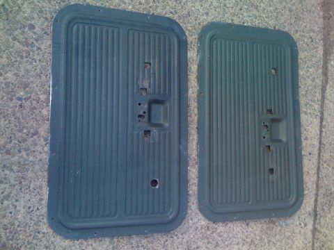 1984 Ford F-250 - 67/72 F100 Green door panels