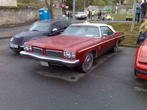 1991 Ford Crown Victoria - Oldsmobile Cutlass 1972