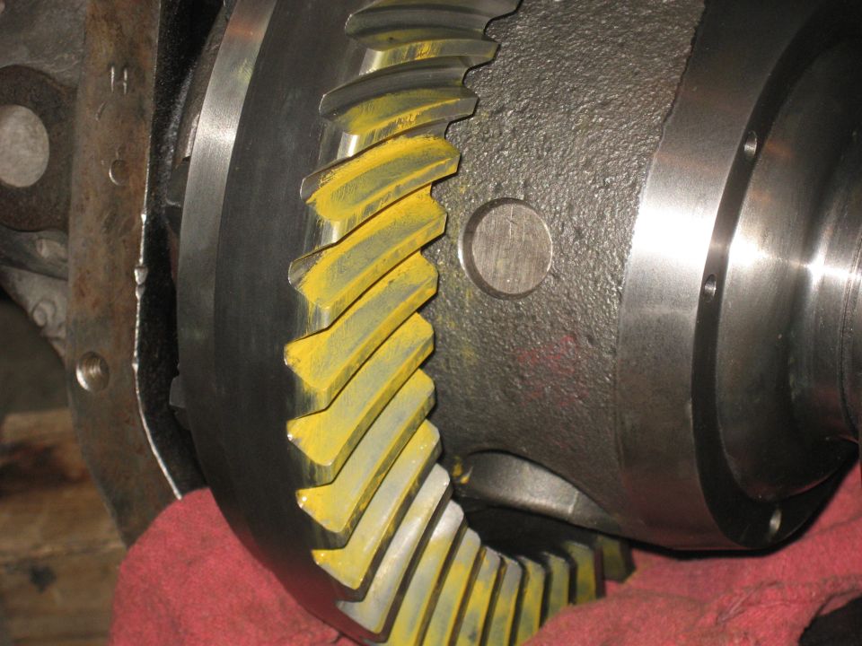 .040 pinion
.008 backlash