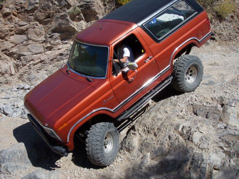 1996 Ford Bronco - Clint headin down the 1st obstacle.