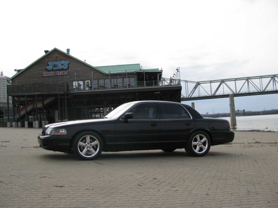 2003 Mercury Marauder parked by a waterfront building